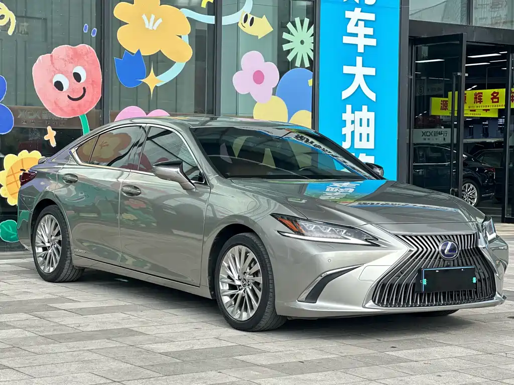 LEXUS ES