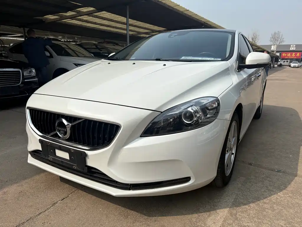 Volvo V40 2017