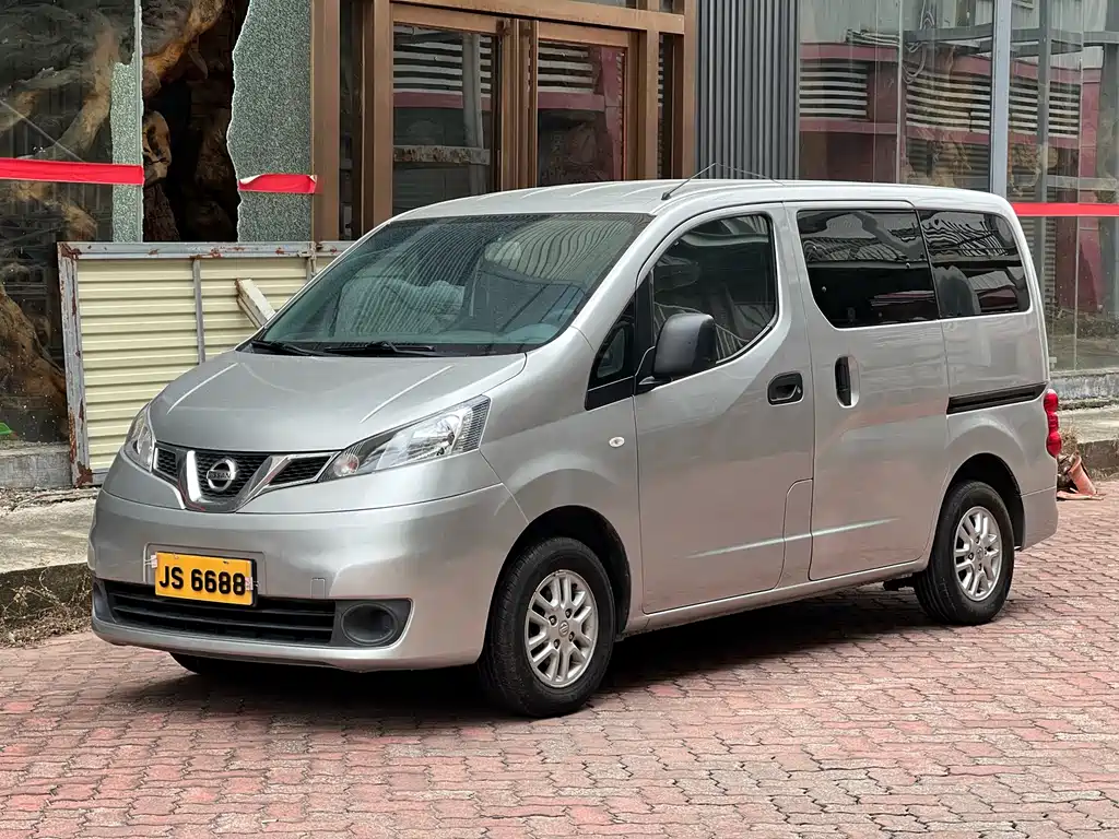 Nissan NV200 2016