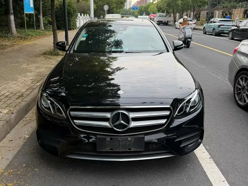Mercedes-Benz E-Class — миниатюра 3