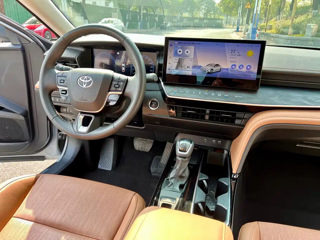 TOYOTA CAMRY