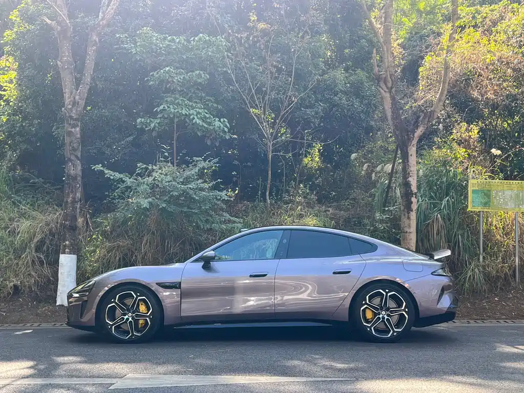 XIAOMI CAR XIAOMI SU7