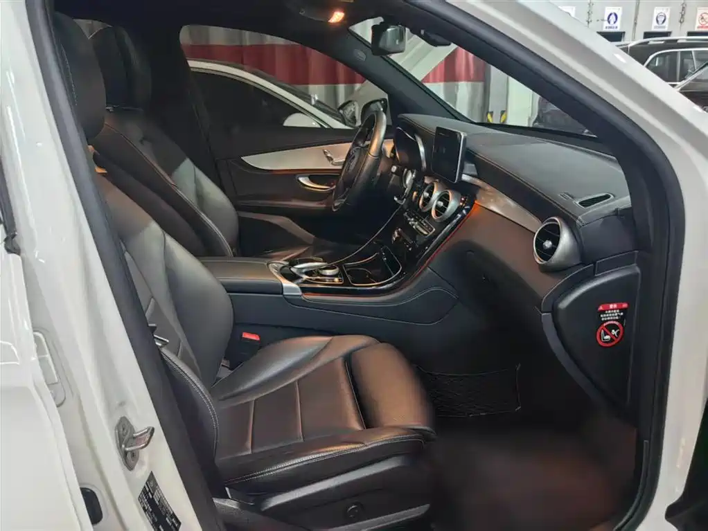 Mercedes-Benz GLC 2019 GLC 200 L 4MATIC