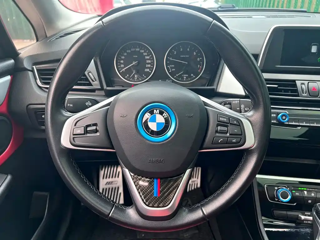 BMW 2 Series Active Tourer — миниатюра 10