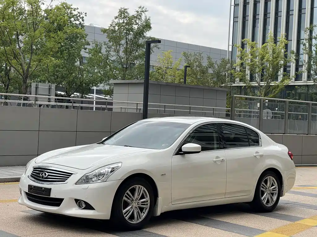 Infiniti G