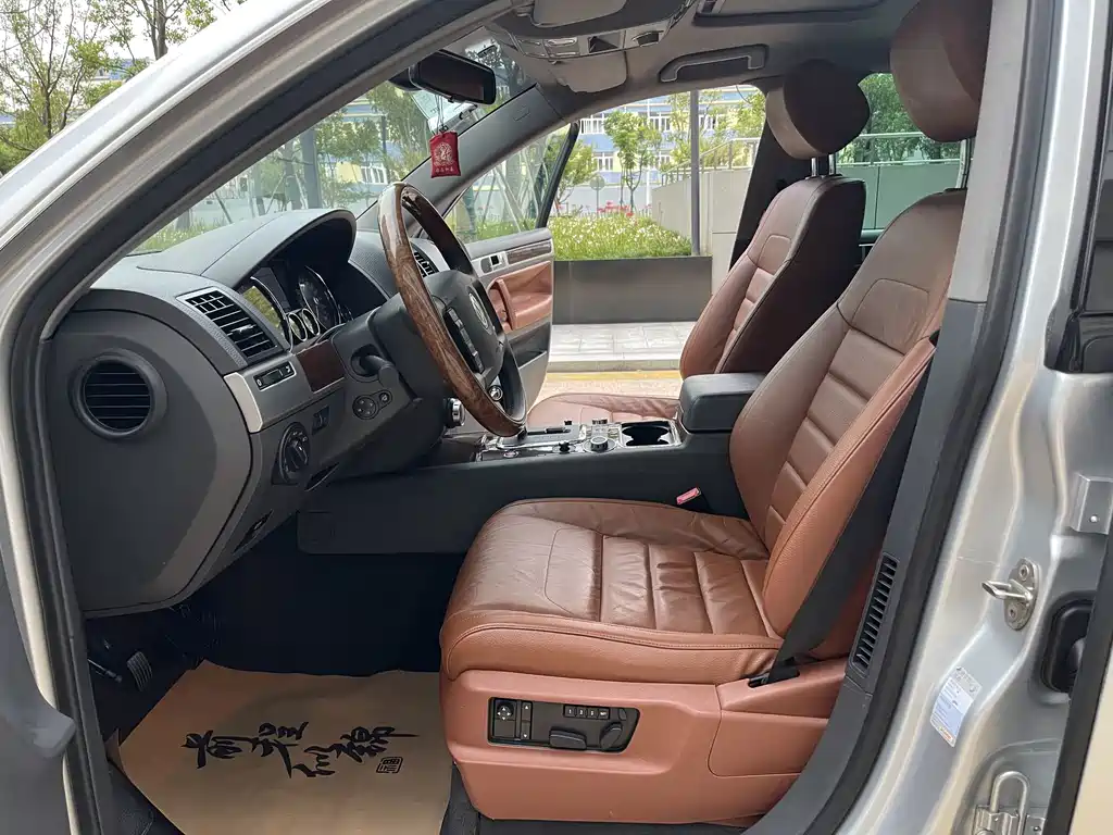 Volkswagen Touareg — миниатюра 10