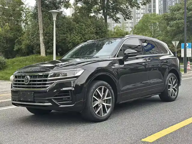 VOLKSWAGEN TOUAREG 2019