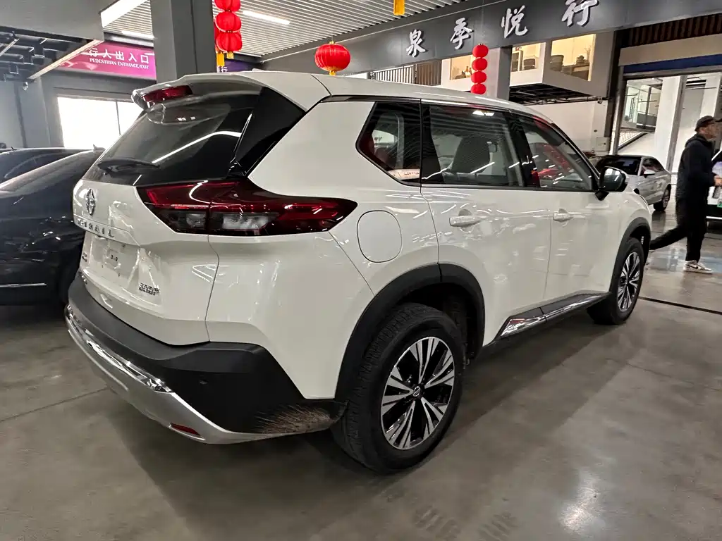 NISSAN QIJUN