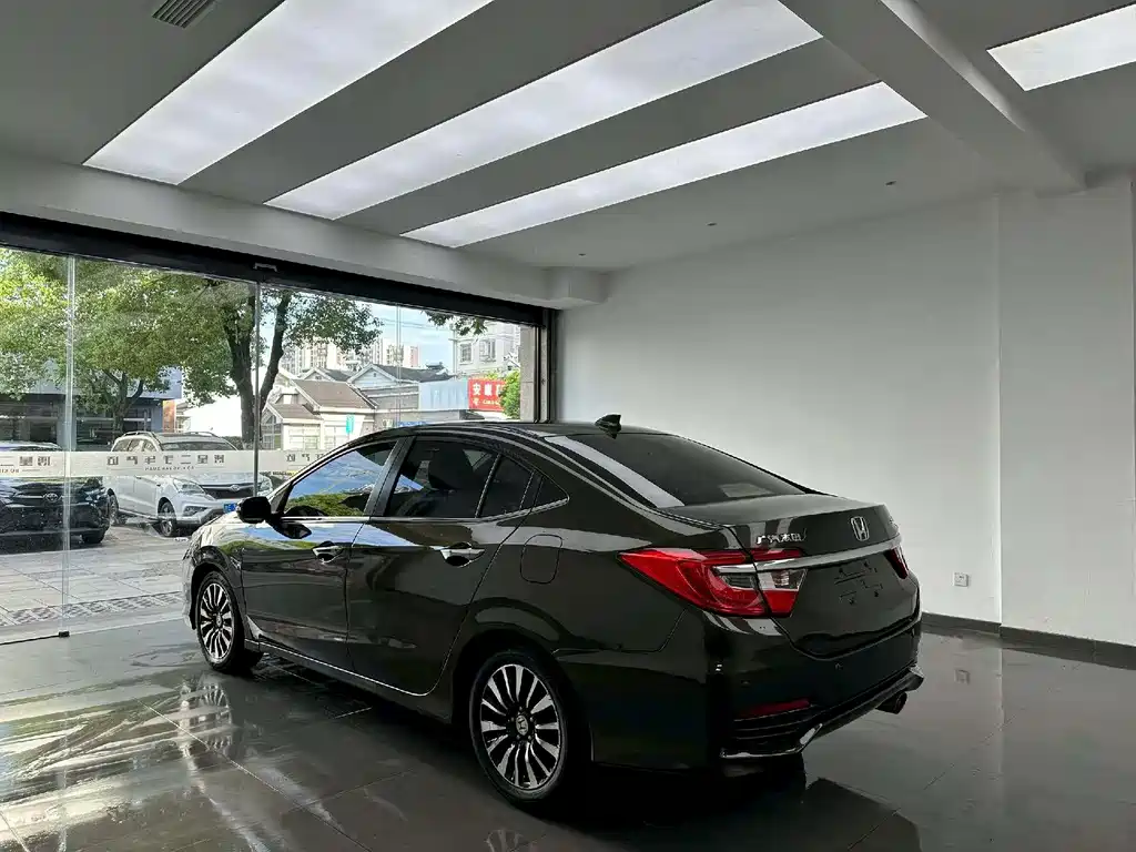 Honda Crider 2013 1.8L AT Luxury
