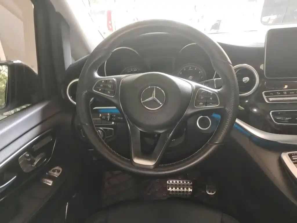 Mercedes-Benz V-Class — миниатюра 3