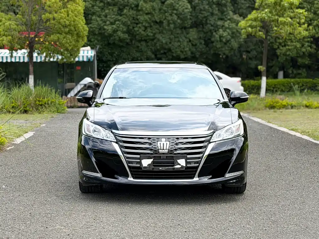 Toyota Crown 2015 2.0T Fashion