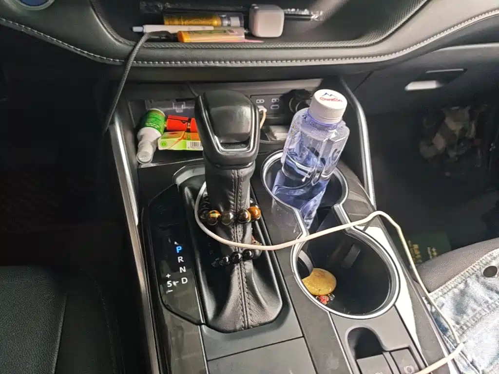 Toyota Crown Kluger — миниатюра 14
