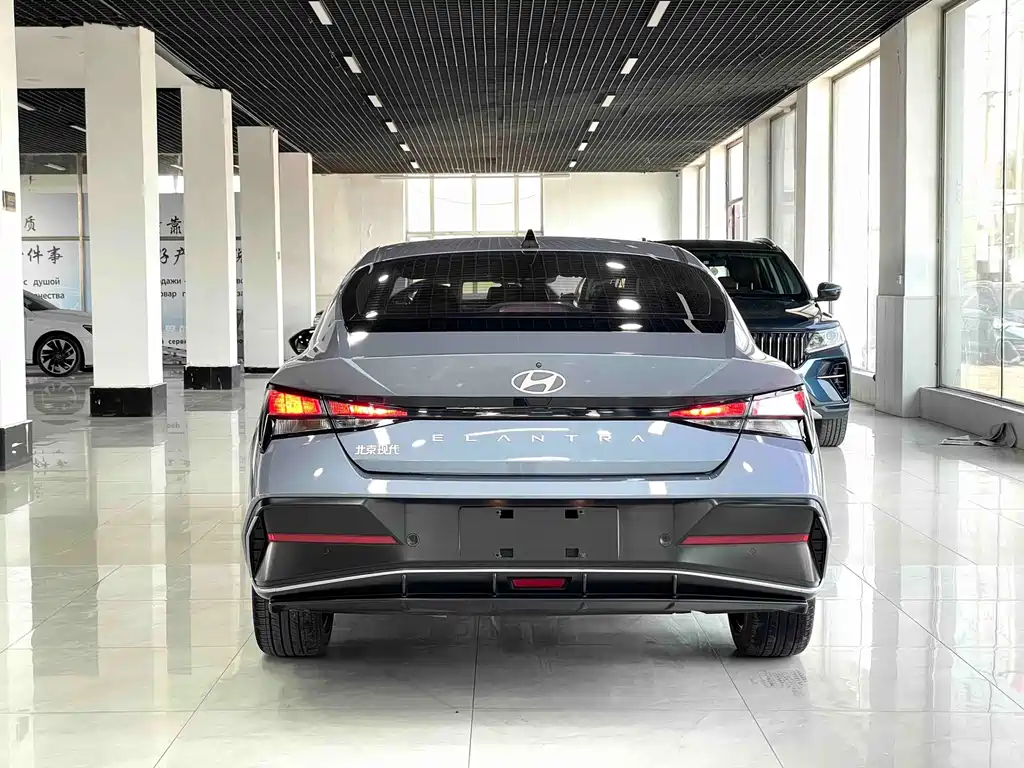 Hyundai Elantra — миниатюра 15