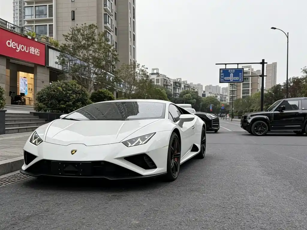LAMBORGHINI HURACÁN