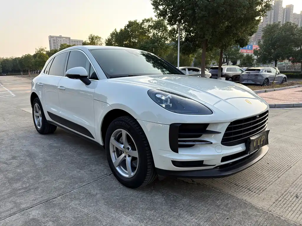 Porsche Macan — миниатюра 3