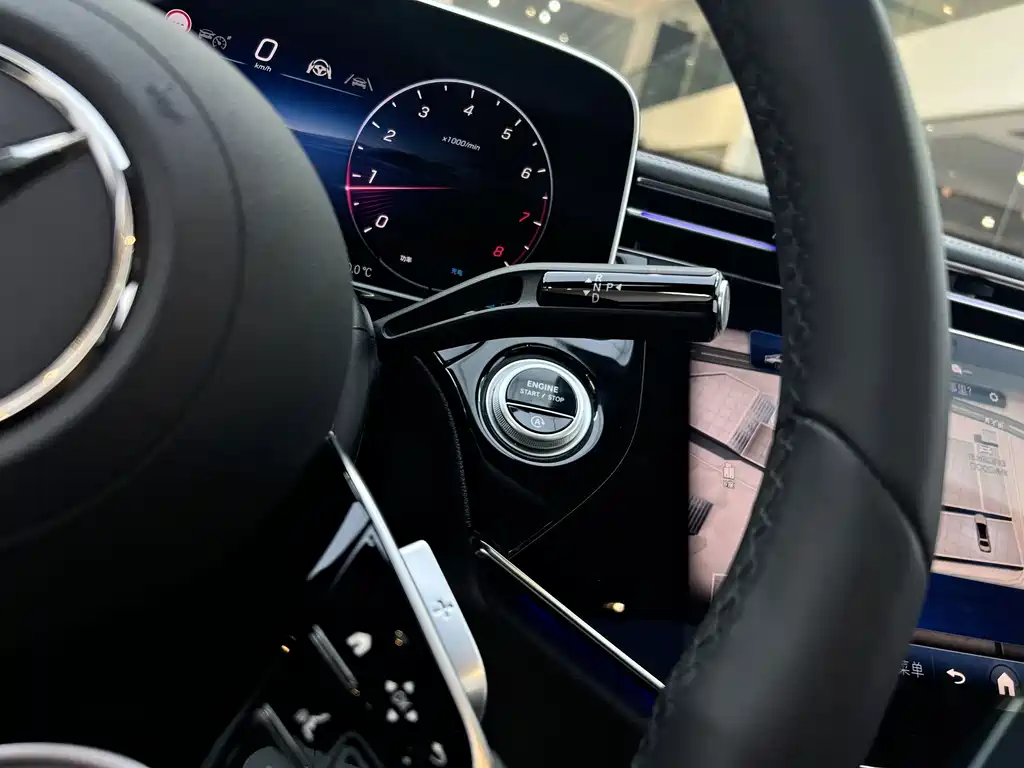 Mercedes-Benz E-Class — миниатюра 20