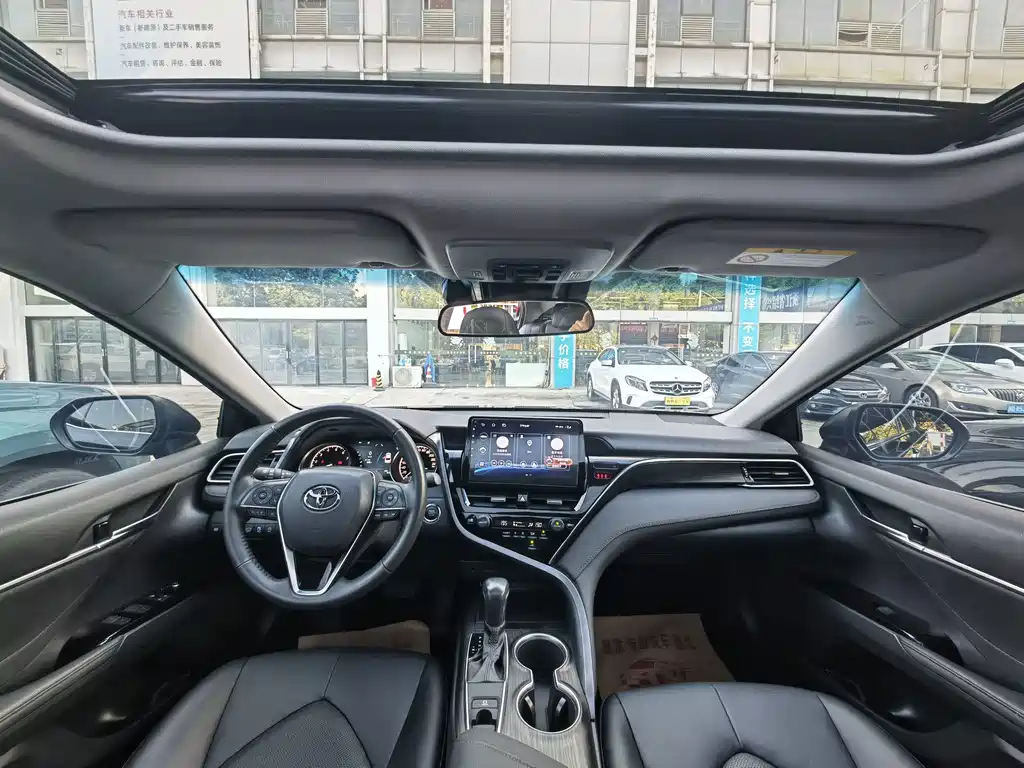Toyota Camry — миниатюра 10