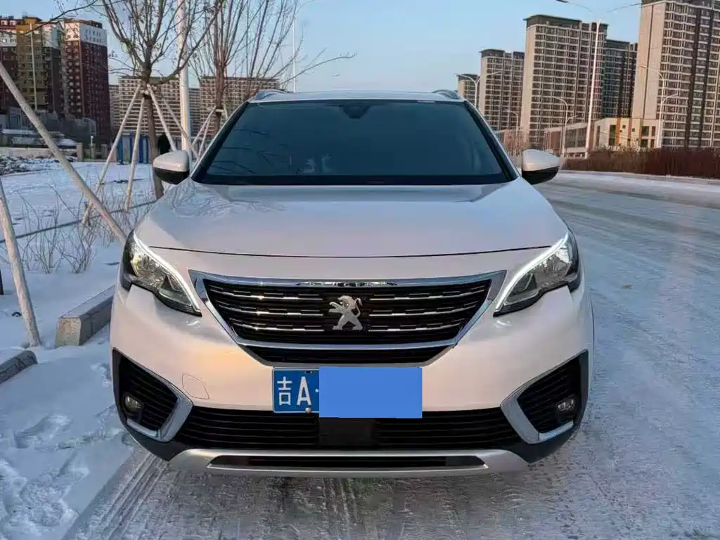 PEUGEOT 5008