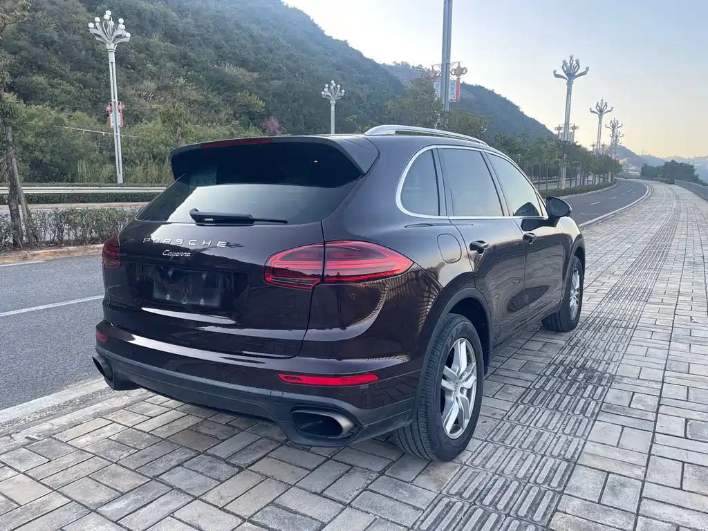 PORSCHE CAYENNE