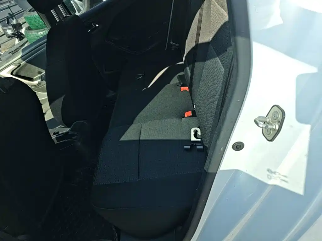 Peugeot 301 — миниатюра 17