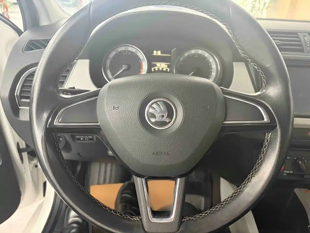 Skoda Fabia — миниатюра 4