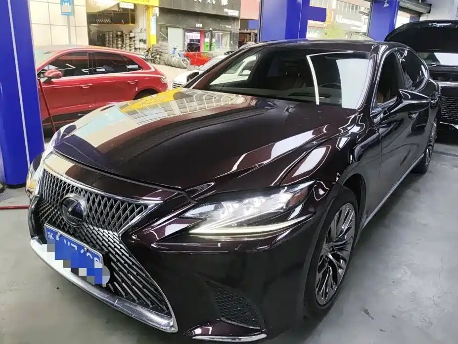 Lexus LS
