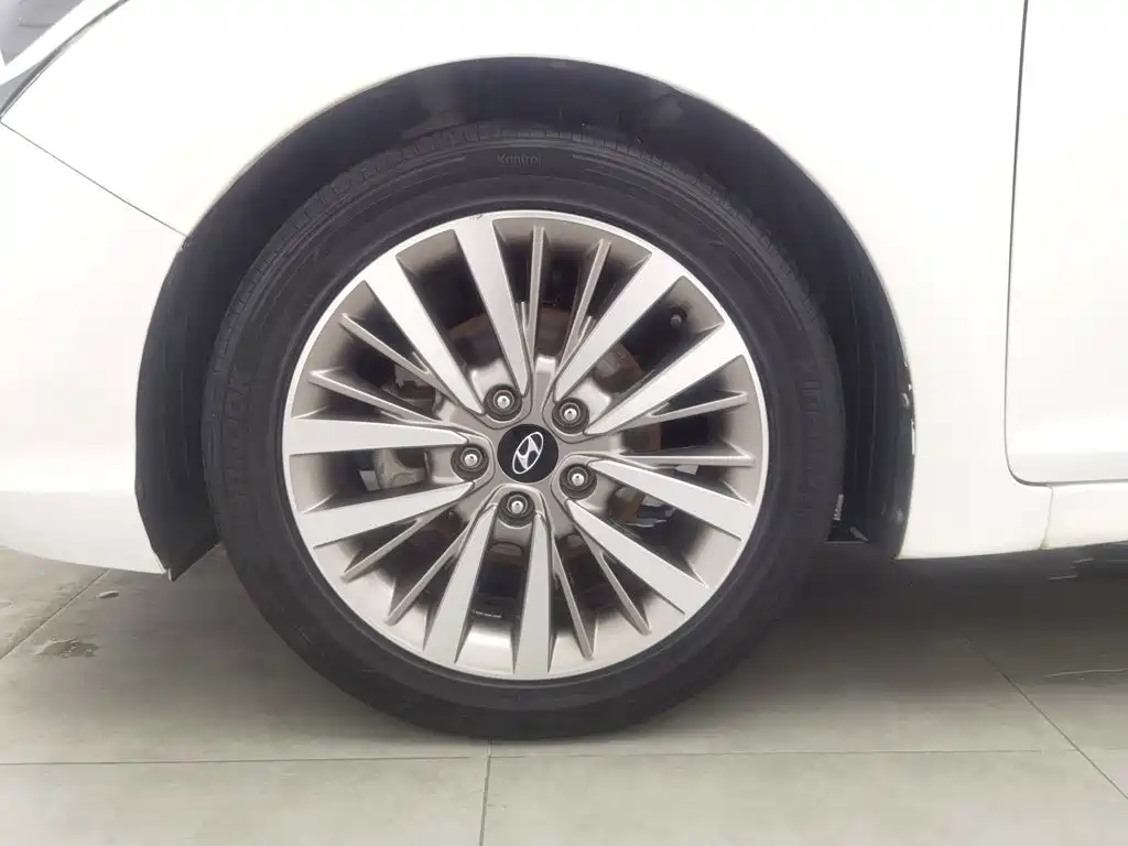 Hyundai Mistra — миниатюра 17