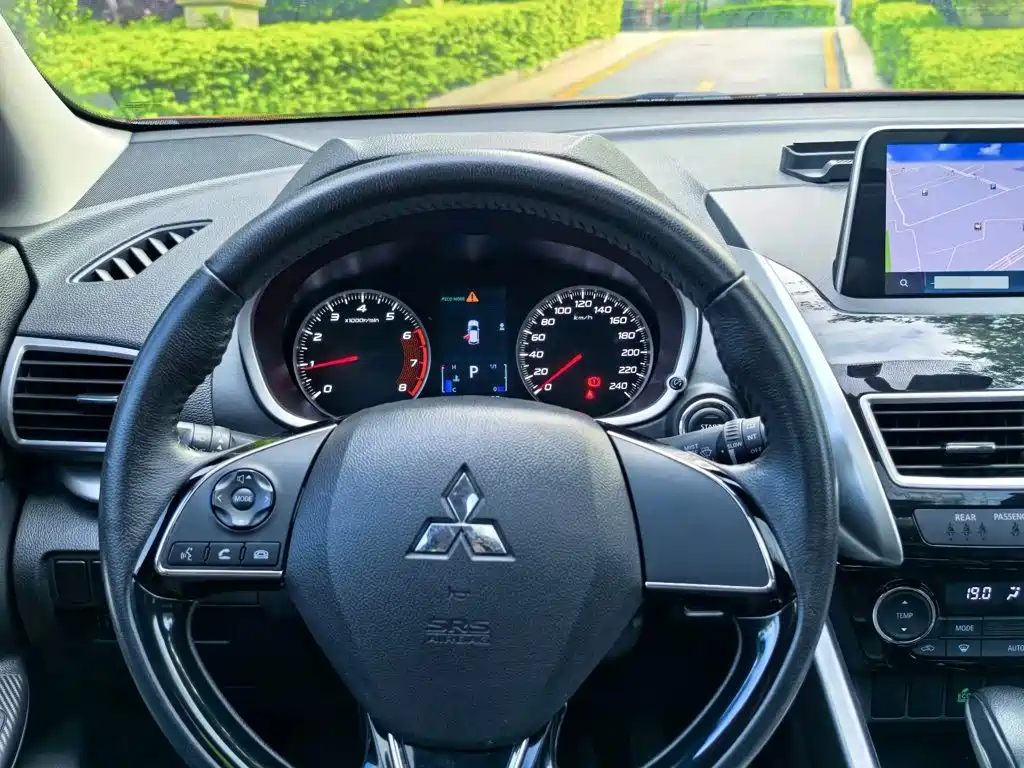 Mitsubishi Eclipse Cross — миниатюра 15