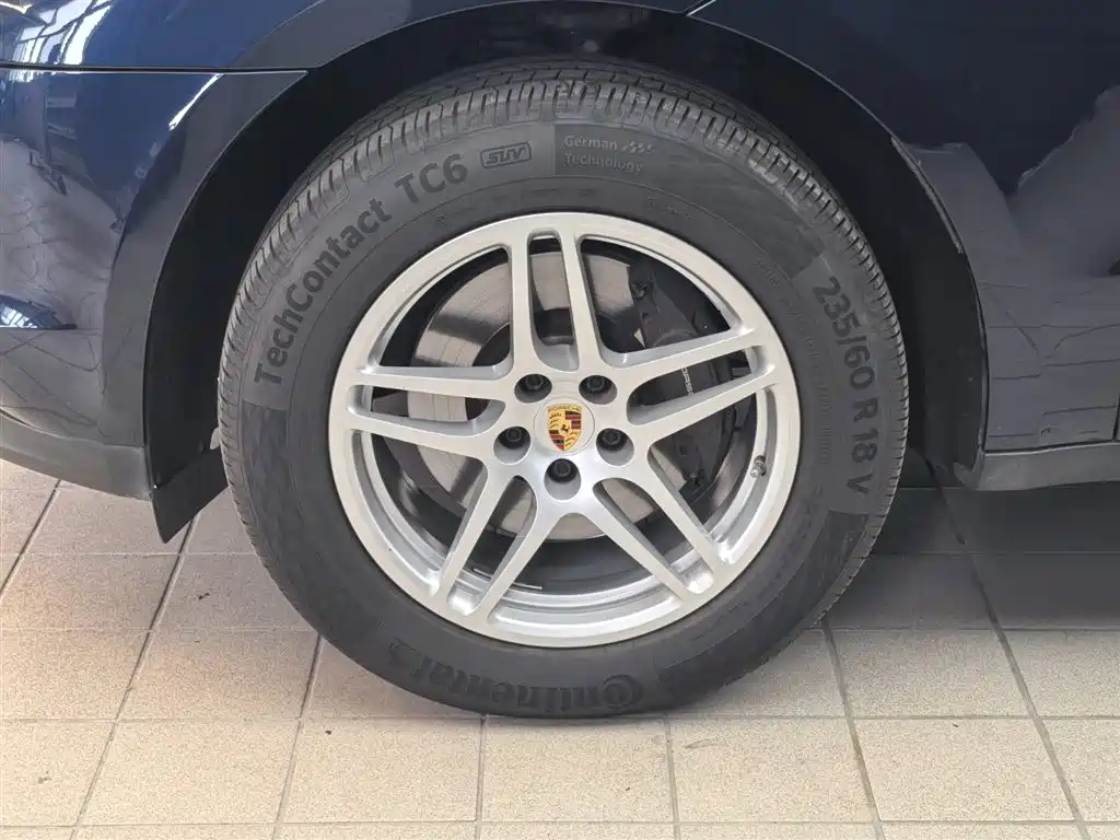 Porsche Macan — миниатюра 10