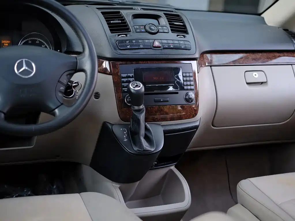 Mercedes-Benz Viano — миниатюра 38