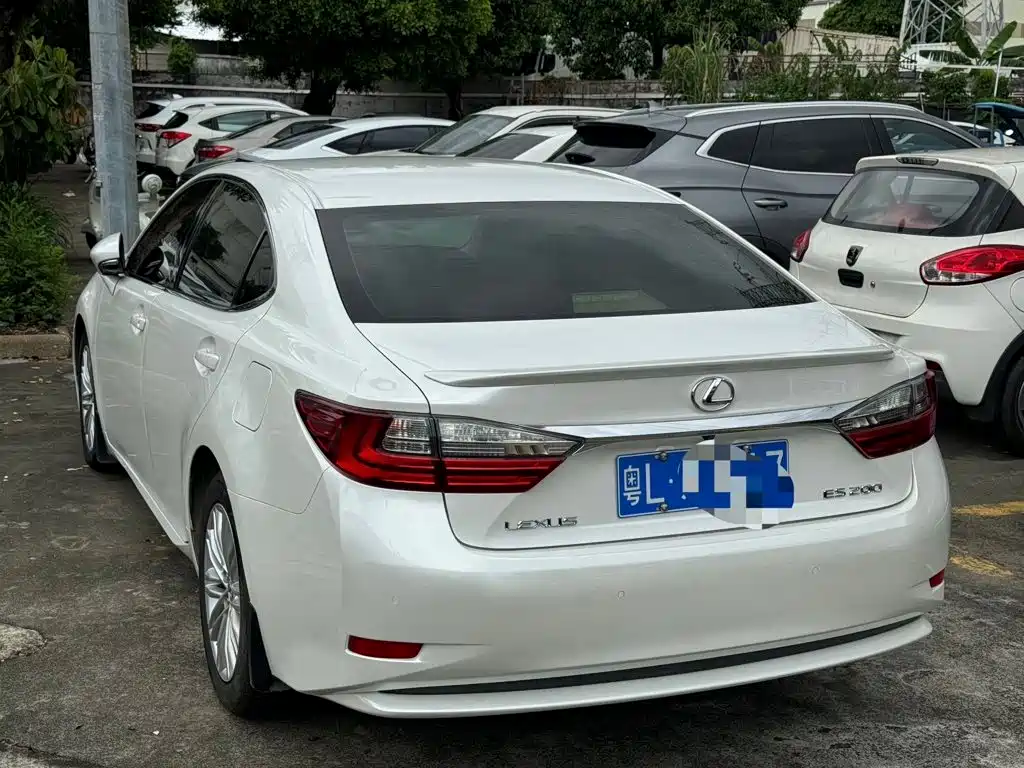 Lexus ES — миниатюра 4