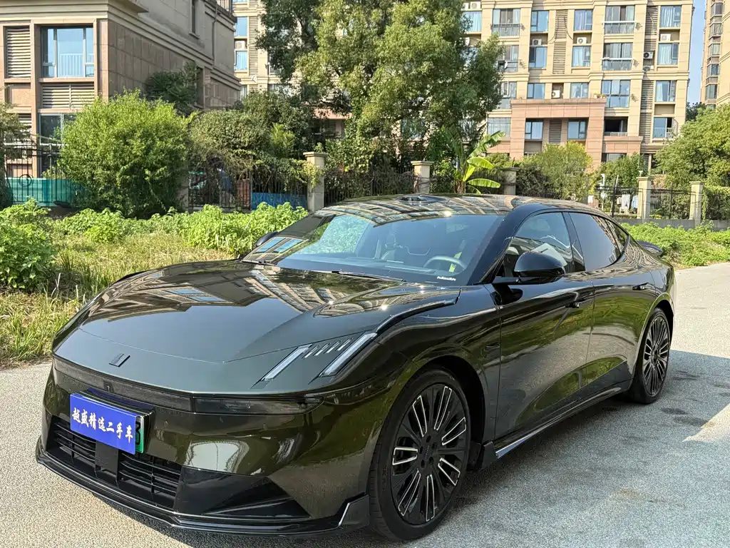 Lynk & Co 10