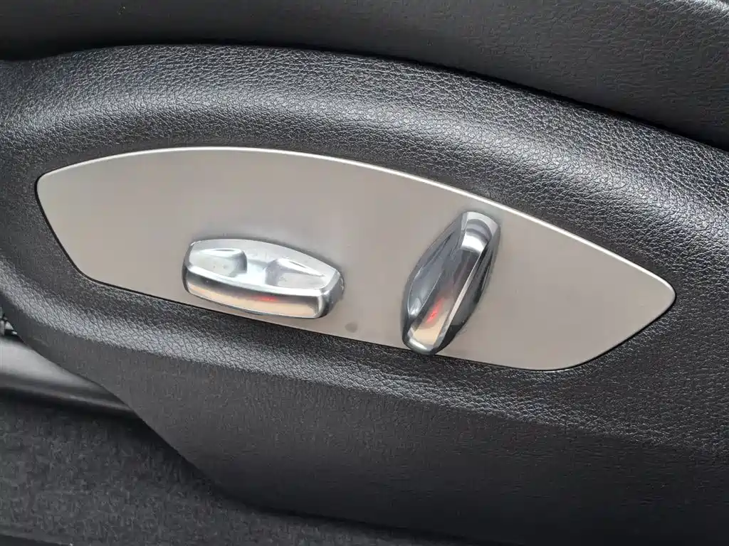 Porsche Macan — миниатюра 29