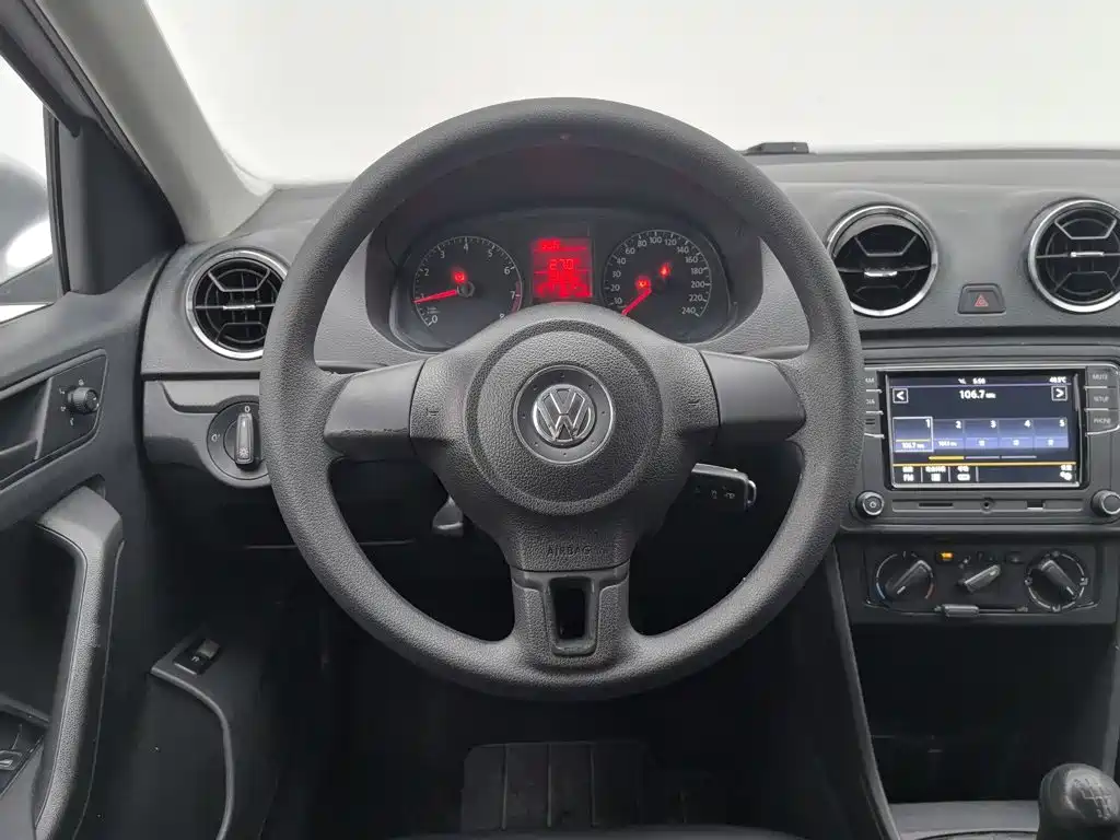 Volkswagen Jetta — миниатюра 11