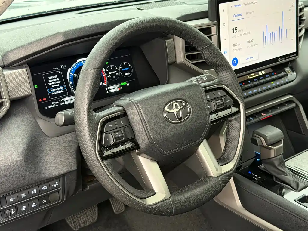 Toyota Sequoia — миниатюра 16