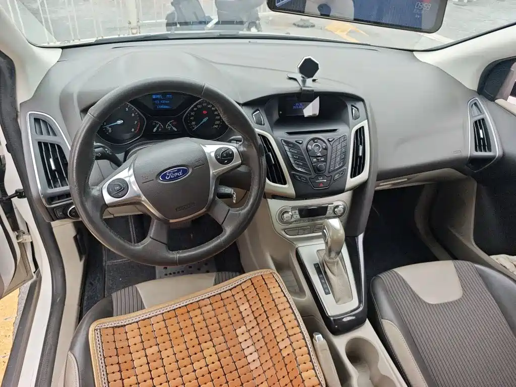 Ford Focus — миниатюра 10