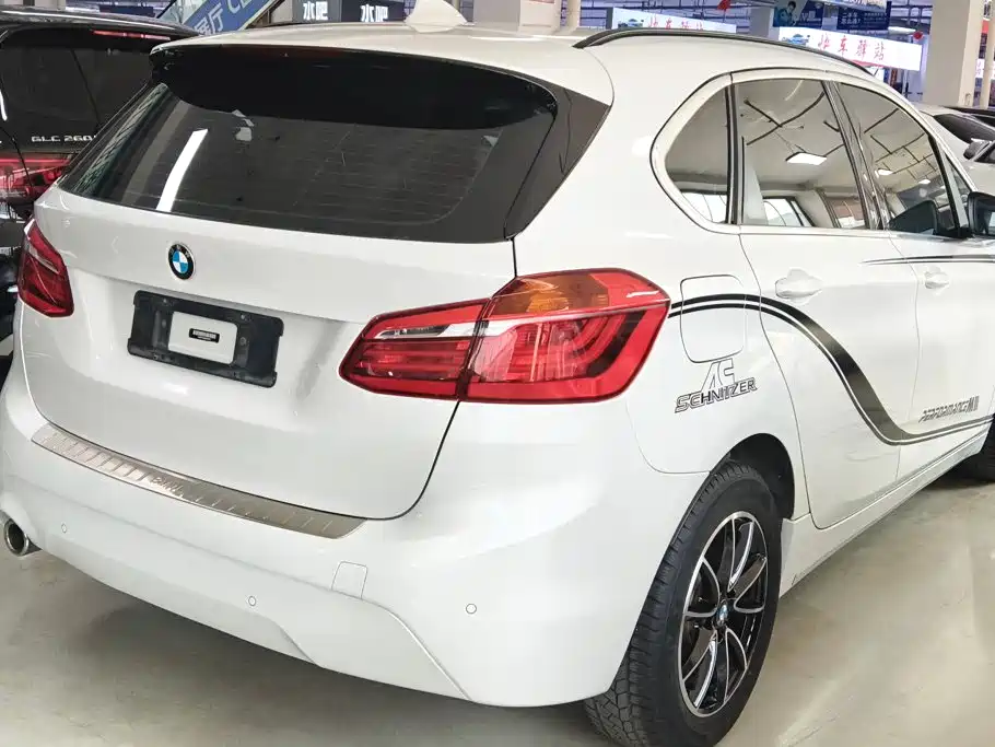 BMW 2 Series Active Tourer — миниатюра 3