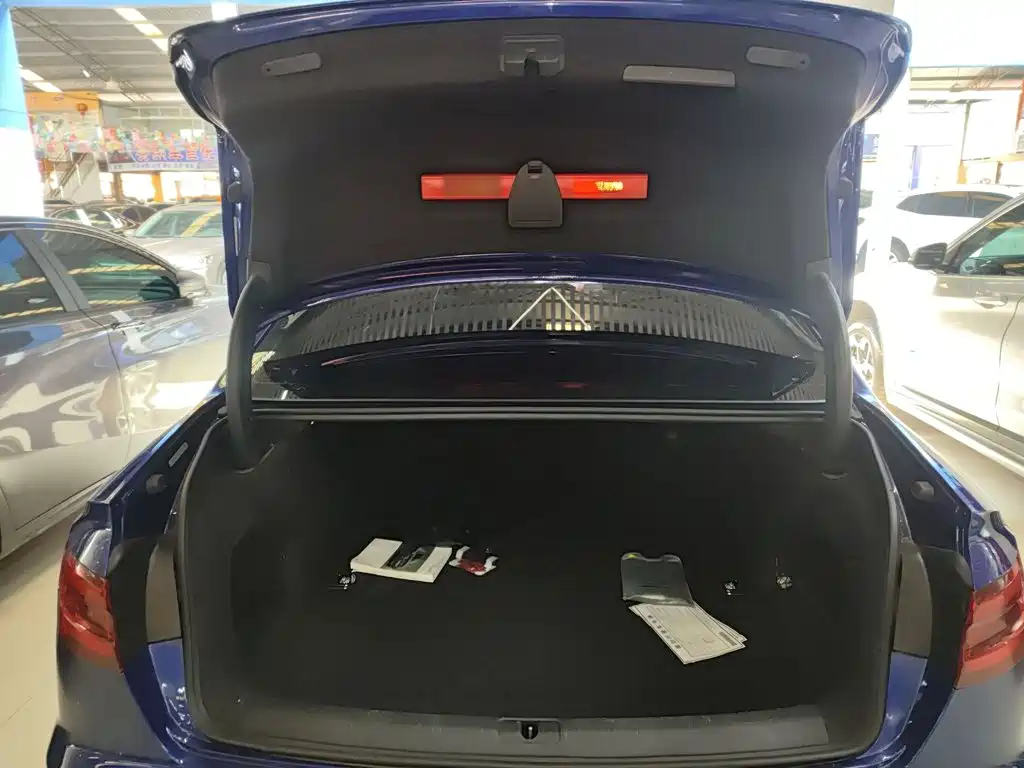 Audi A4L — миниатюра 15
