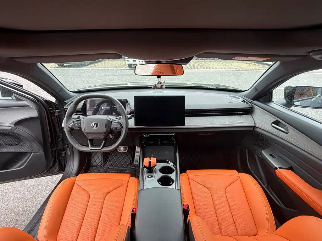 Changan UNI-V 2025 1.5T 500Bar Luxury Sport