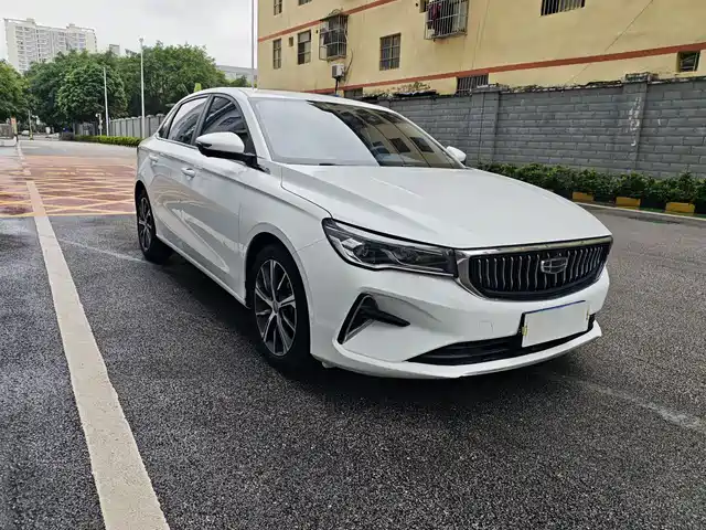 2022 Geely Emgrand