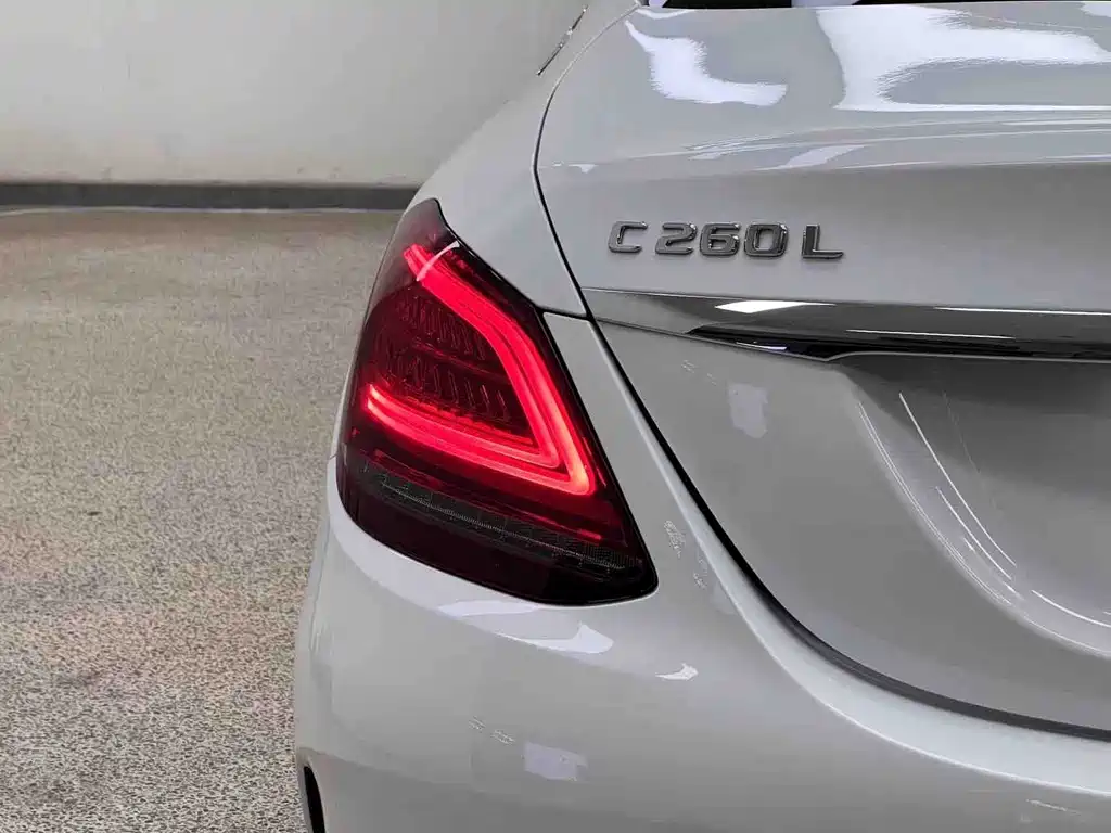 Mercedes-Benz C-Class — миниатюра 7
