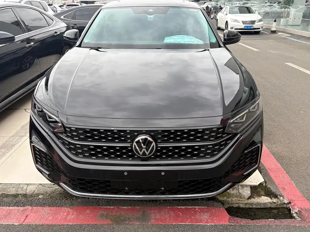 Volkswagen Passat 2022 330TSI Elite