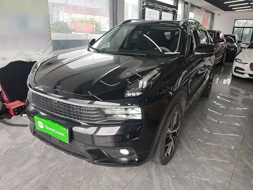 Lynk & Co 01 EM-P — миниатюра 2