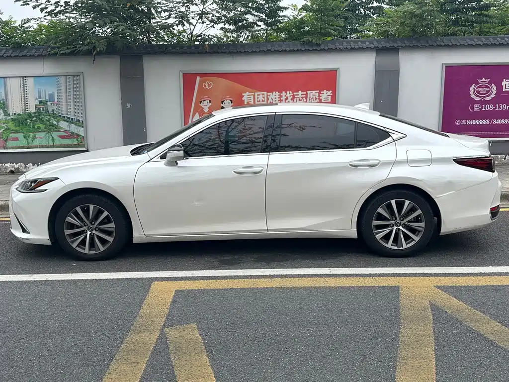 Lexus ES — миниатюра 13