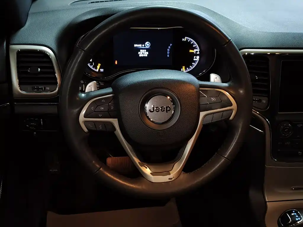 Jeep Grand Cherokee (Import) — миниатюра 11