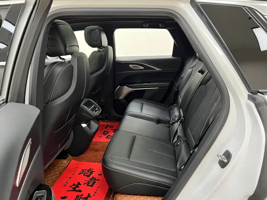 Cadillac Lyriq — миниатюра 16