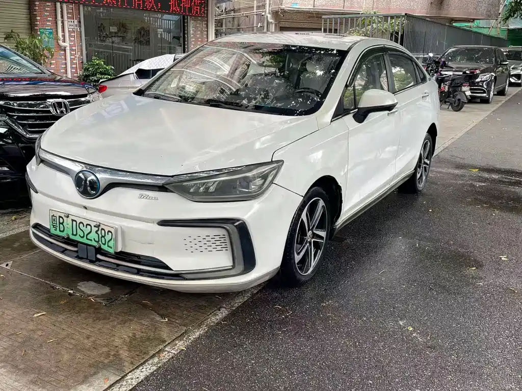 BAIC EU5