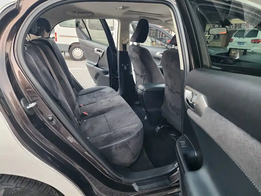 Lexus CT — миниатюра 15