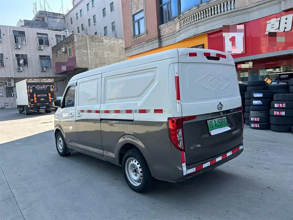 CHANGAN CROSS STAR V5 EV