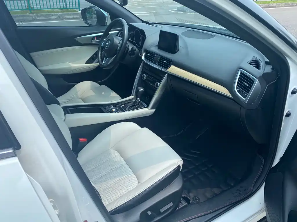Mazda CX-4 2016 2.0L AT Lead